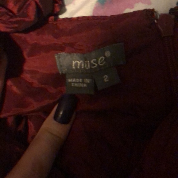 Red dress - Picture 4 of 4